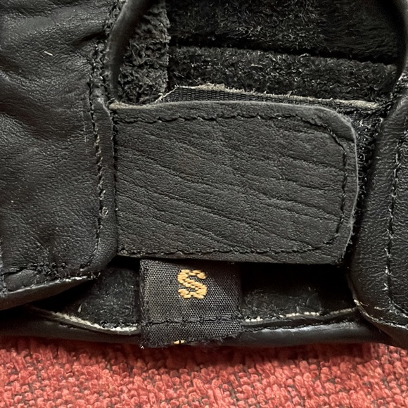 Motorcycle Riding Gloves - Picture 3 of 8